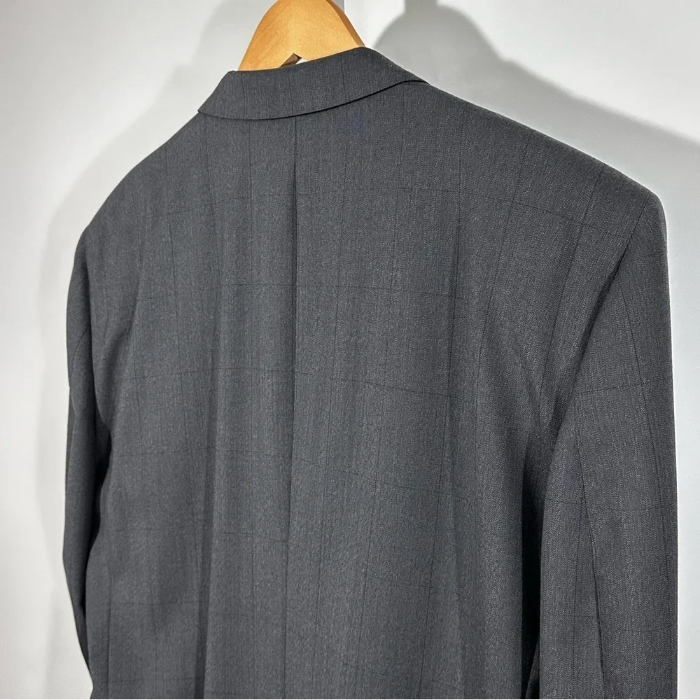 Burberrys Wool Gray Suit 42R jacket / 40W trousers Two-Button Blazer